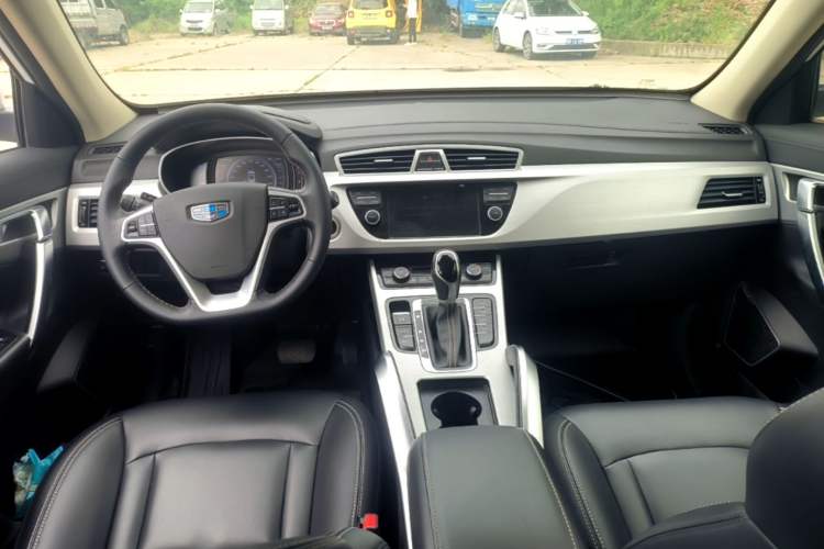 Used Geely Auto Emgrand X7 Sport 2016 1.8TD Automatic Smart Connectivity Version Center Console