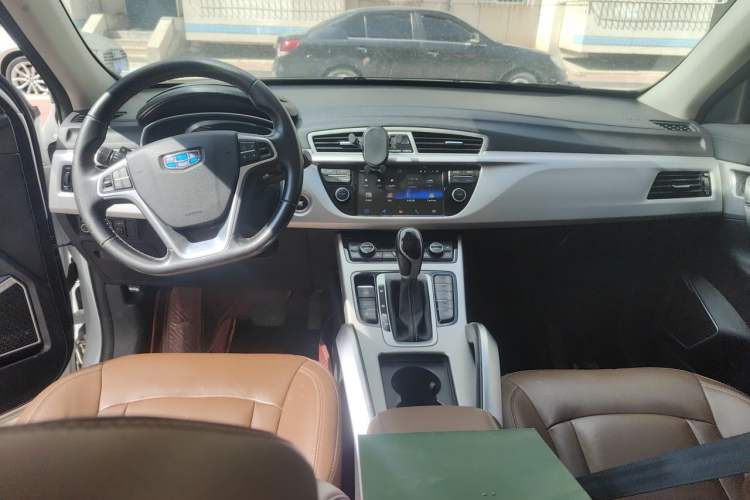 Used Geely Auto Emgrand X7 Sport 2016 1.8TD Automatic All-Wheel-Drive ZhiZun Edition Center Console