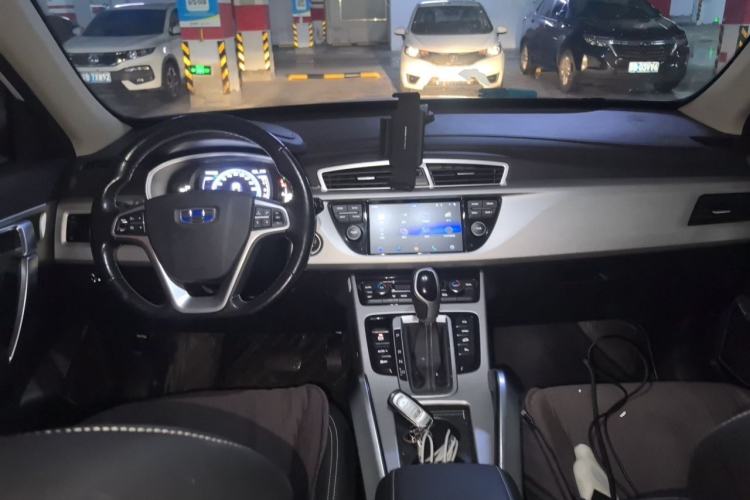 Used Geely Auto Emgrand X7 Sport 2016 1.8TD Automatic Smart Connectivity Version Center Console