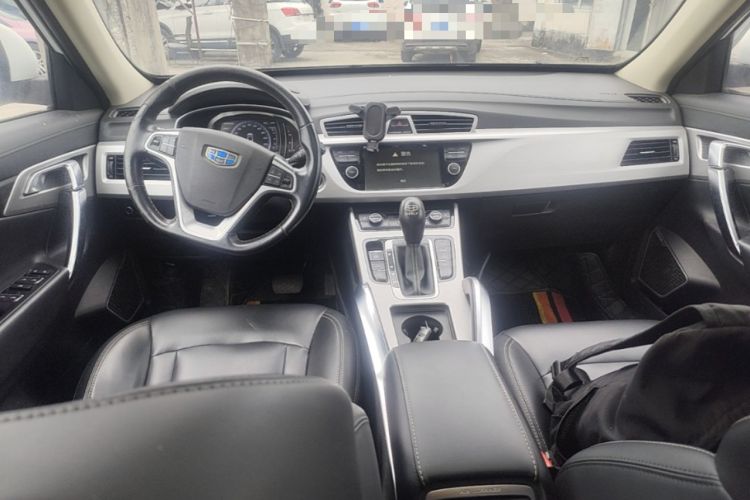 Used Geely Auto Emgrand X7 Sport 2016 1.8TD Automatic Smart Model Center Console