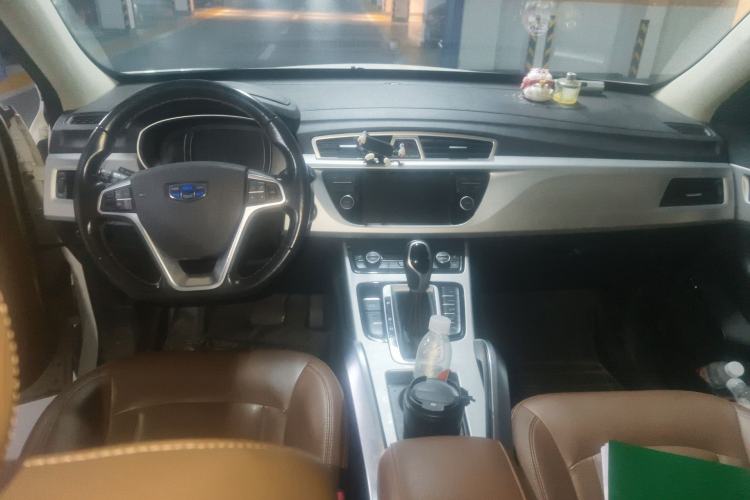 Used Geely Auto Emgrand X7 Sport 2016 1.8TD Automatic All-Wheel-Drive ZhiZun Edition Center Console