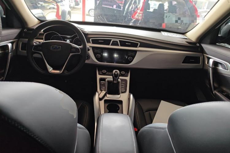Used Geely Auto Emgrand X7 Sport 2016 2.0L Manual ZhiShang Version Center Console