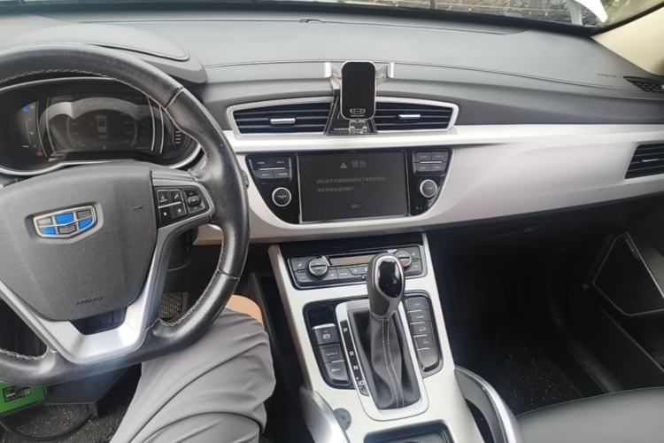Used Geely Auto Emgrand X7 Sport 2016 1.8TD Automatic Smart Model Center Console