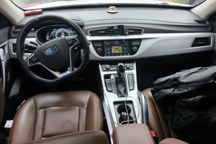 Used Geely Auto Emgrand X7 Sport 2016 1.8TD Automatic All-Wheel-Drive ZhiZun Edition Center Console