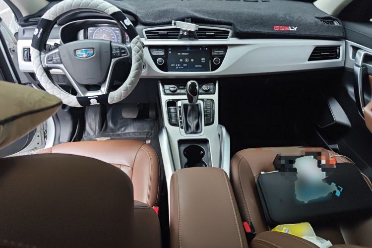 Used Geely Auto Emgrand X7 Sport 2016 1.8TD Automatic Smart Connectivity Version Center Console