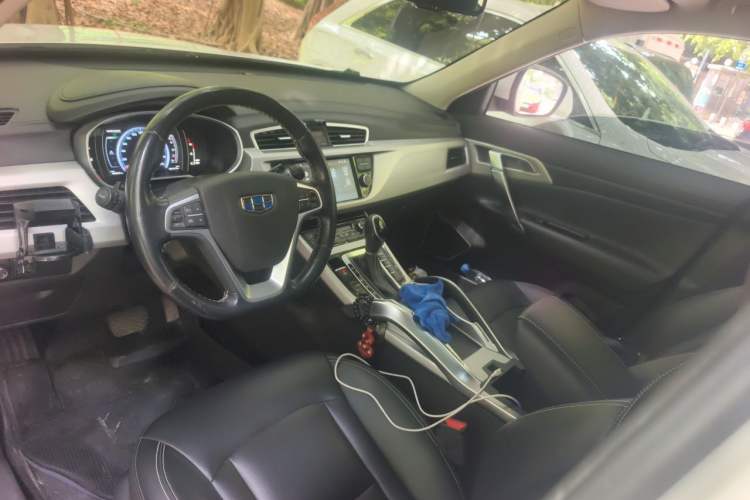 Used Geely Auto Emgrand X7 Sport 2016 1.8TD Automatic Smart Model Center Console