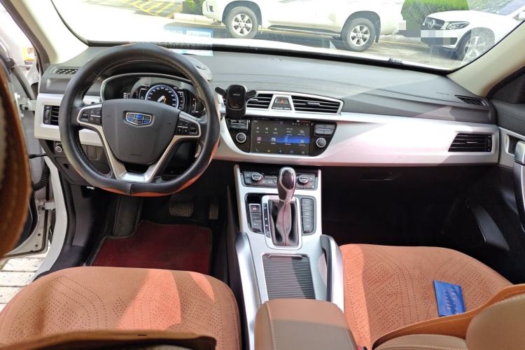Used Geely Auto Emgrand X7 Sport 2016 1.8TD Automatic All-Wheel-Drive ZhiZun Edition Center Console