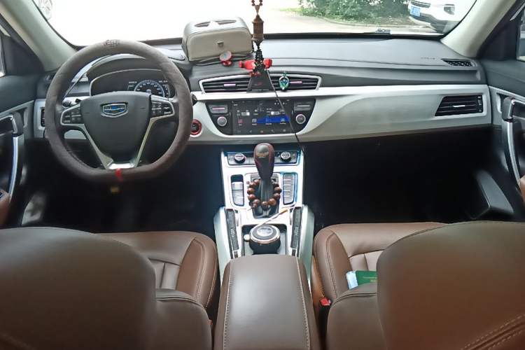 Used Geely Auto Emgrand X7 Sport 2016 1.8TD Automatic ZhiZun Version Center Console