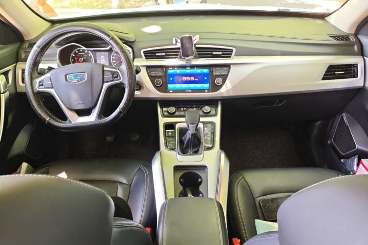 Used Geely Auto Emgrand X7 Sport 2016 2.0L Manual Smart Connect Version Center Console