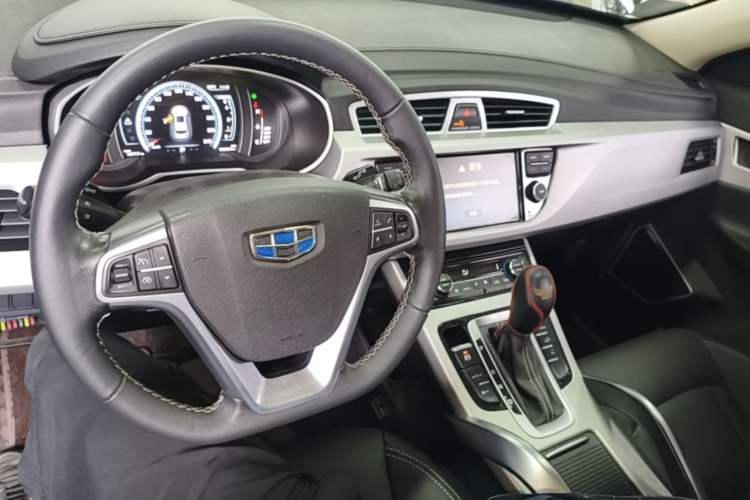 Used Geely Auto Emgrand X7 Sport 2016 1.8TD Automatic Smart Model Center Console