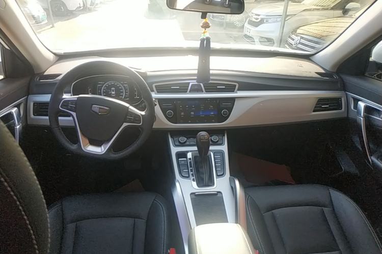 Used Geely Auto Emgrand X7 Sport 2016 1.8TD Automatic Smart Connectivity Version Center Console