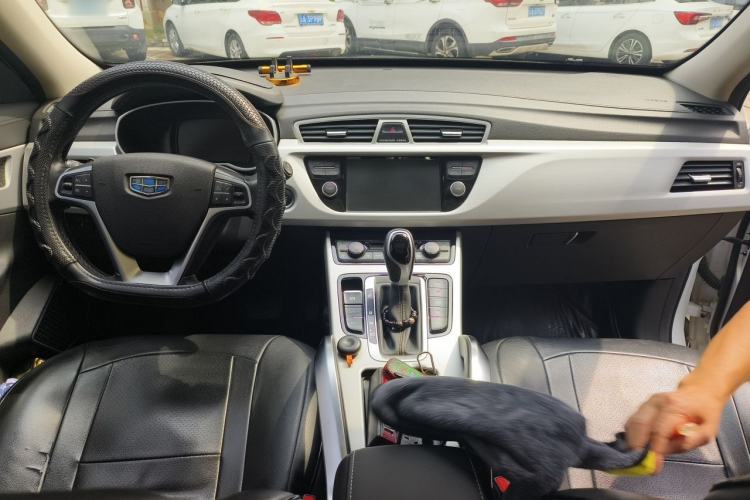 Used Geely Auto Emgrand X7 Sport 2016 1.8TD Automatic Smart Connectivity Version Center Console