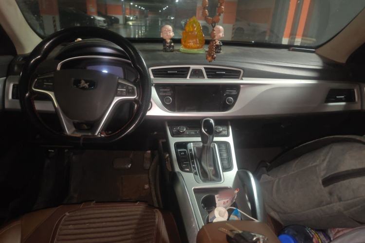Used Geely Auto Emgrand X7 Sport 2016 1.8TD Automatic ZhiZun Version Center Console