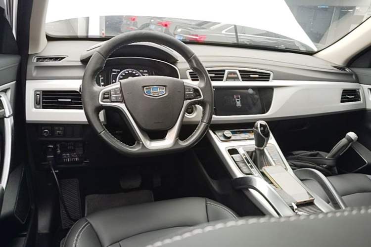 Used Geely Auto Emgrand X7 Sport 2016 1.8TD Automatic Smart Model Center Console