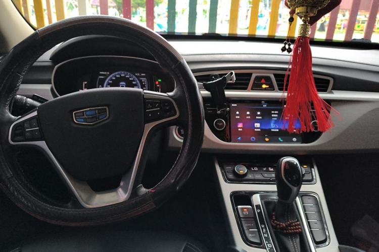 Used Geely Auto Emgrand X7 Sport 2016 1.8TD Automatic Smart Connectivity Version Center Console