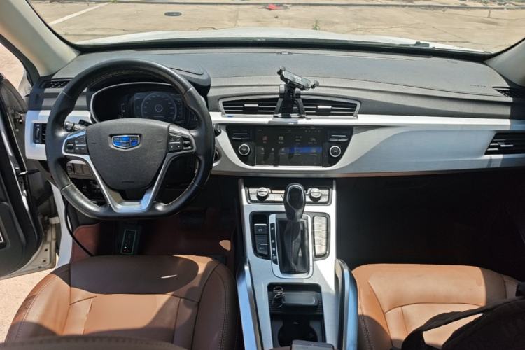 Used Geely Auto Emgrand X7 Sport 2016 1.8TD Automatic ZhiZun Version Center Console