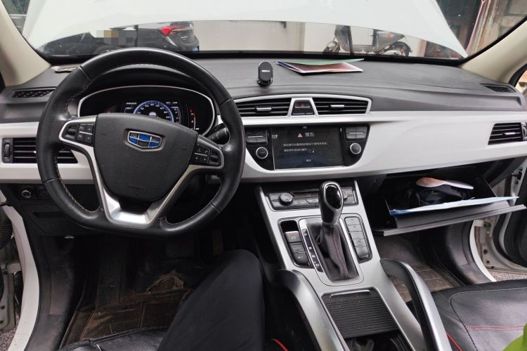 Used Geely Auto Emgrand X7 Sport 2016 1.8TD Automatic Smart Connectivity Version Center Console