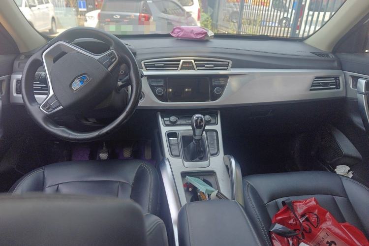 Used Geely Auto Emgrand X7 Sport 2016 2.0L Manual ZhiShang Version Center Console