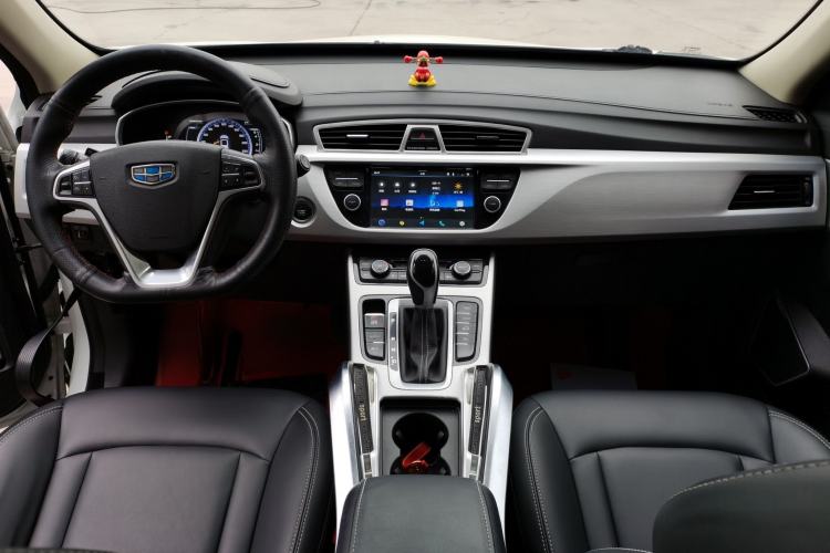 Used Geely Auto Emgrand X7 Sport 2016 1.8TD Automatic Smart Connectivity Version Center Console