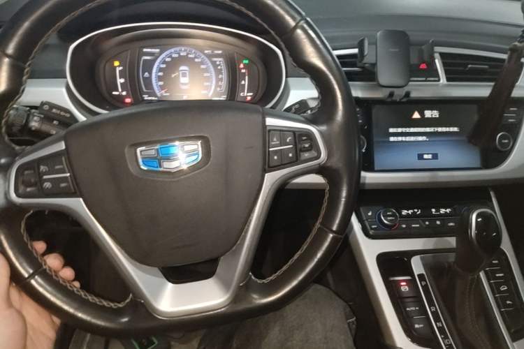 Used Geely Auto Emgrand X7 Sport 2016 1.8TD Automatic ZhiZun Version Center Console