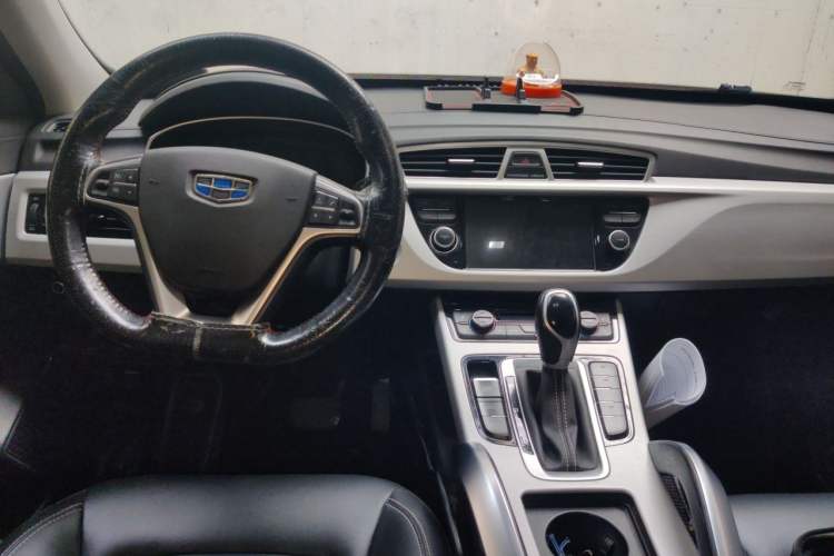 Used Geely Auto Emgrand X7 Sport 2016 1.8TD Automatic Smart Model Center Console
