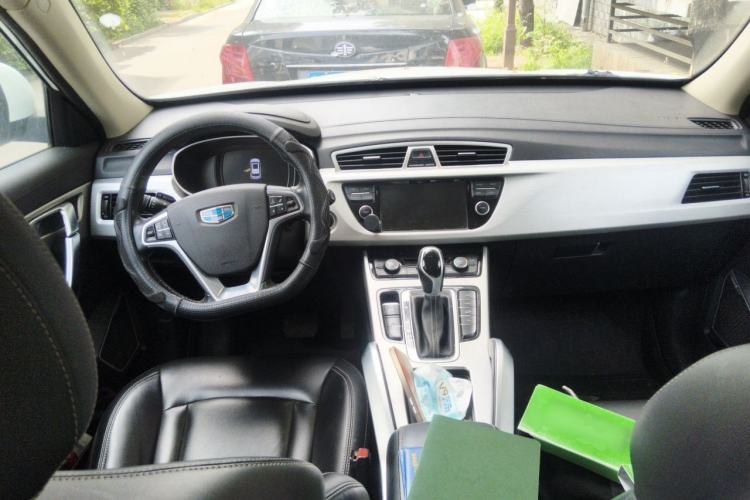 Used Geely Auto Emgrand X7 Sport 2016 1.8TD Automatic Smart Connectivity Version Center Console
