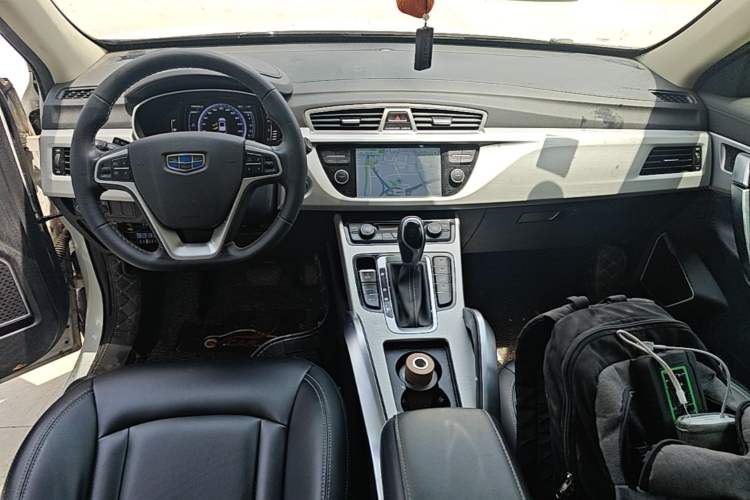 Used Geely Auto Emgrand X7 Sport 2016 1.8TD Automatic Smart Connectivity Version Center Console