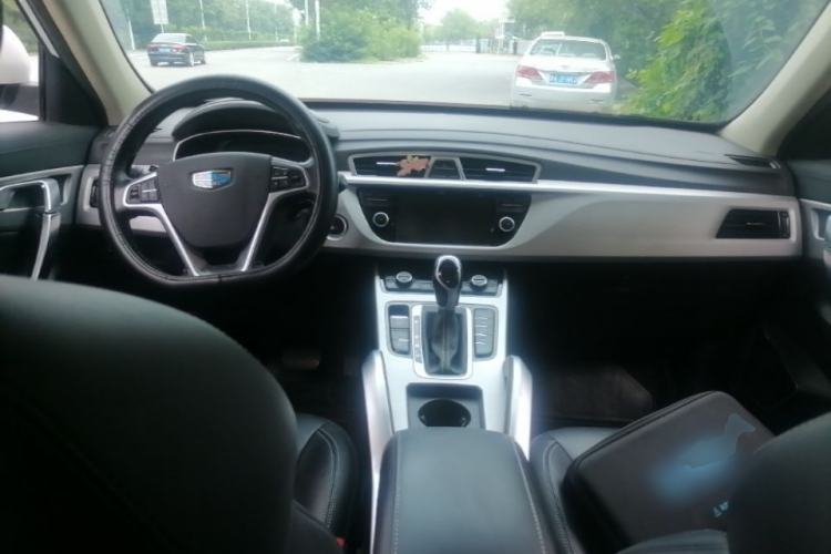 Used Geely Auto Emgrand X7 Sport 2016 1.8TD Automatic Smart Model Center Console