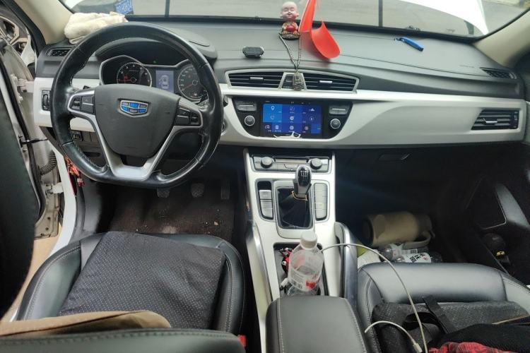 Used Geely Auto Emgrand X7 Sport 2016 2.0L Manual ZhiShang Version Center Console