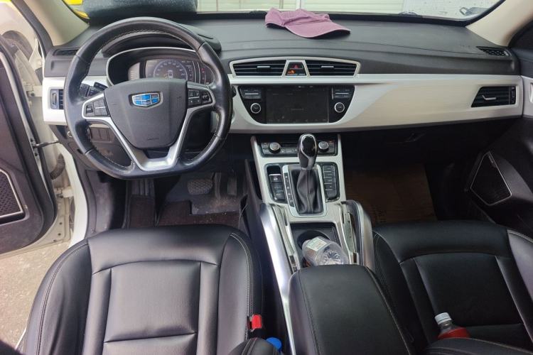 Used Geely Auto Emgrand X7 Sport 2016 1.8TD Automatic Smart Connectivity Version Center Console