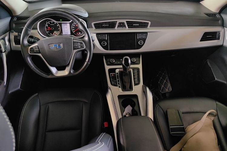 Used Geely Auto Emgrand X7 Sport 2016 1.8TD Automatic Smart Connectivity Version Center Console