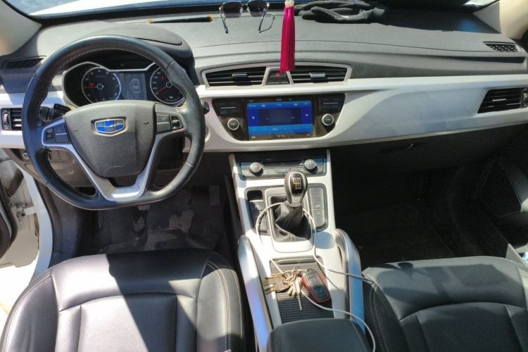 Used Geely Auto Emgrand X7 Sport 2016 2.0L Manual ZhiShang Version Center Console