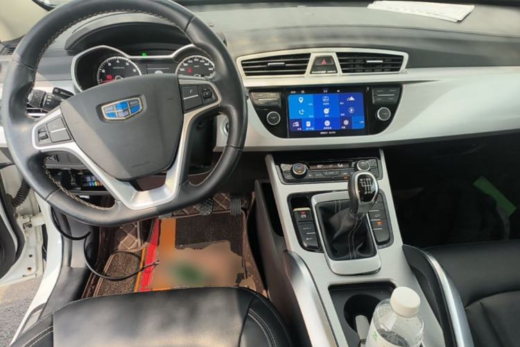 Used Geely Auto Emgrand X7 Sport 2016 2.0L Manual ZhiShang Version Center Console