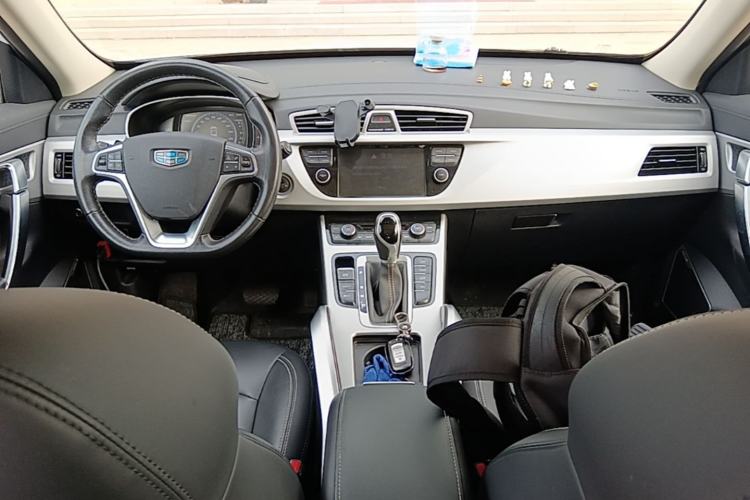Used Geely Auto Emgrand X7 Sport 2016 1.8TD Automatic Smart Connectivity Version Center Console