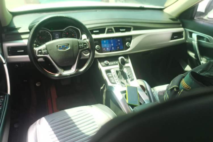 Used Geely Auto Emgrand X7 Sport 2016 1.8TD Automatic ZhiShang Model Center Console