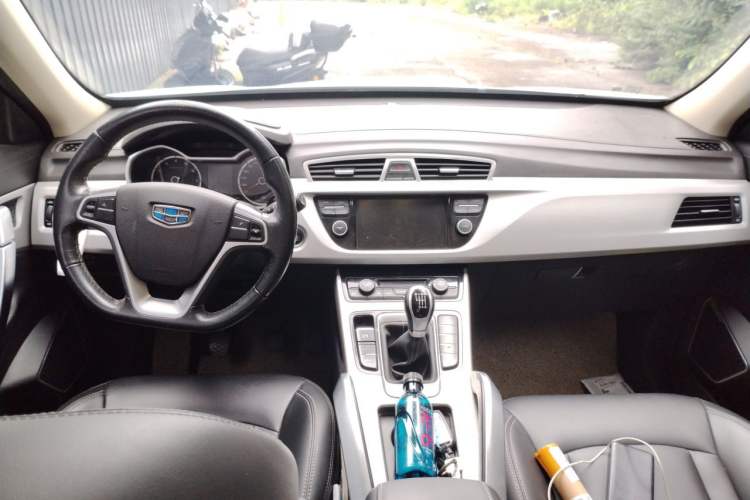 Used Geely Auto Emgrand X7 Sport 2016 2.0L Manual Smart Connect Version Center Console