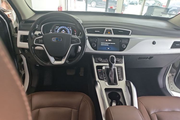 Used Geely Auto Emgrand X7 Sport 2016 1.8TD Automatic ZhiZun Version Center Console