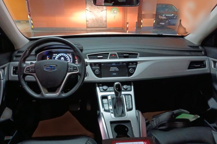 Used Geely Auto Emgrand X7 Sport 2016 1.8TD Automatic Smart Connectivity Version Center Console