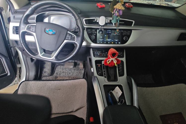 Used Geely Auto Emgrand X7 Sport 2016 1.8TD Automatic Smart Model Center Console