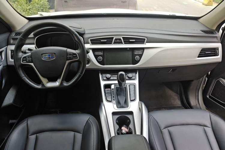 Used Geely Auto Emgrand X7 Sport 2016 1.8TD Automatic Smart Connectivity Version Center Console