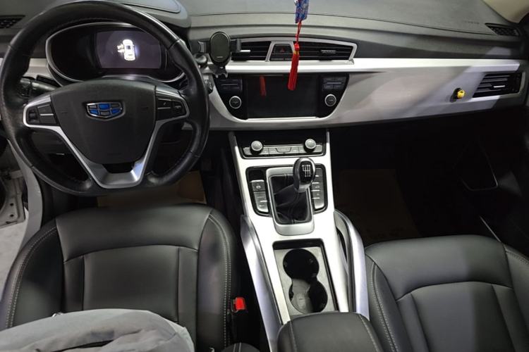 Used Geely Auto Emgrand X7 Sport 2016 2.0L Manual Smart Connect Version Center Console