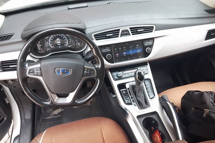Used Geely Auto Emgrand X7 Sport 2016 1.8TD Automatic ZhiZun Version Center Console