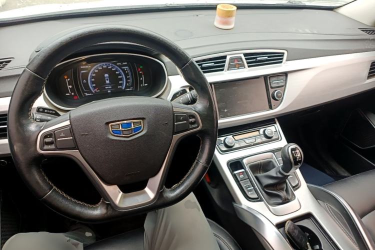 Used Geely Auto Emgrand X7 Sport 2016 2.0L Manual Smart Connect Version Center Console