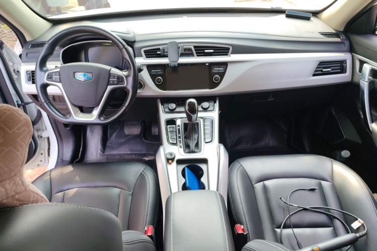 Used Geely Auto Emgrand X7 Sport 2016 1.8TD Automatic ZhiShang Model Center Console