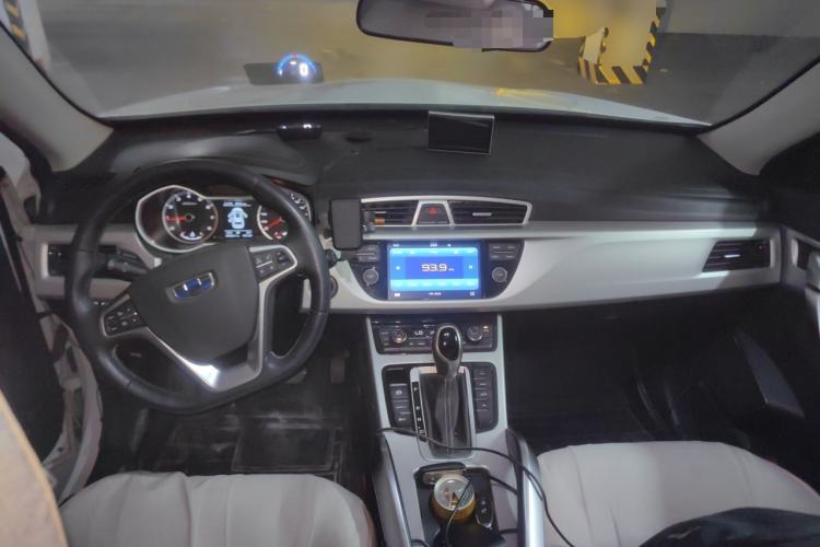 Used Geely Auto Emgrand X7 Sport 2016 1.8TD Automatic Smart Model Center Console