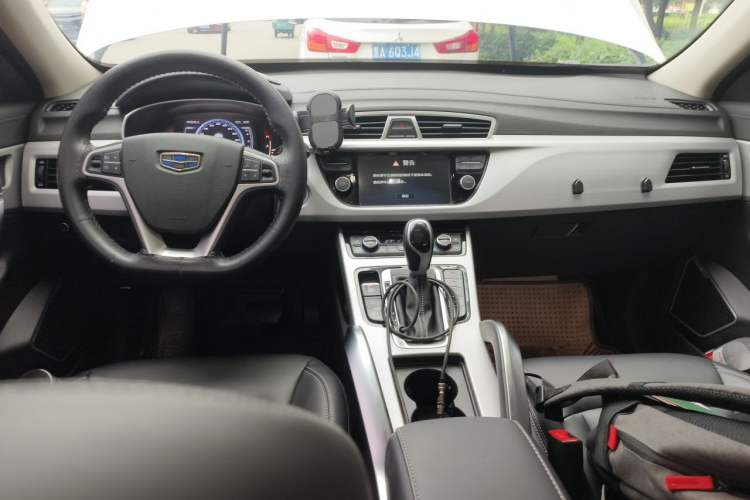 Used Geely Auto Emgrand X7 Sport 2016 1.8TD Automatic Smart Model Center Console