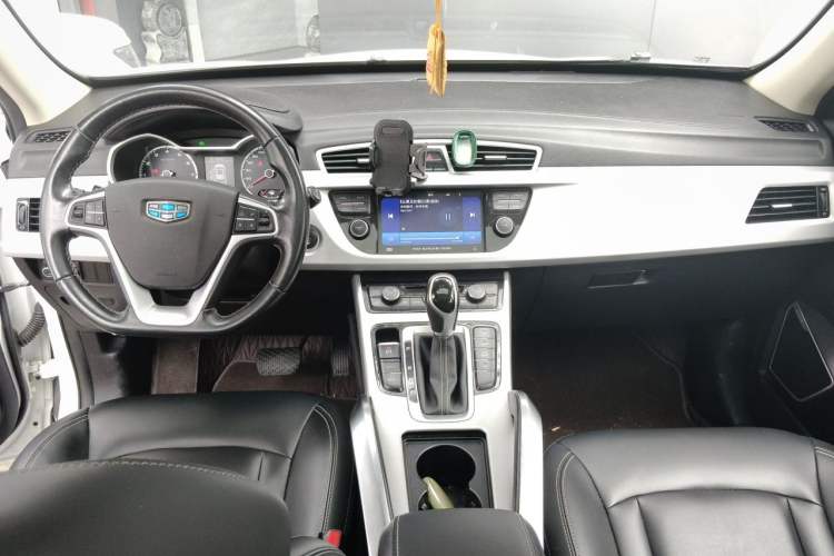 Used Geely Auto Emgrand X7 Sport 2016 1.8TD Automatic ZhiShang Model Center Console