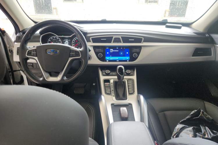 Used Geely Auto Emgrand X7 Sport 2016 1.8TD Automatic ZhiShang Model Center Console