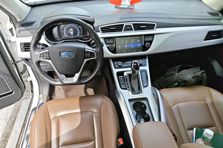 Used Geely Auto Emgrand X7 Sport 2016 1.8TD Automatic ZhiZun Version Center Console