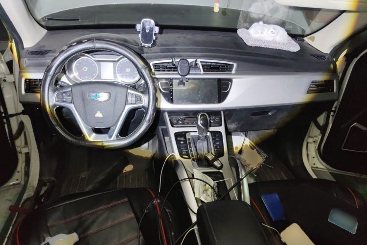 Used Geely Auto Emgrand X7 Sport 2016 1.8TD Automatic ZhiShang Model Center Console